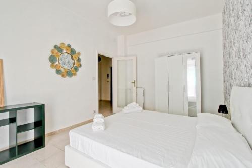 White Boutique Apartment