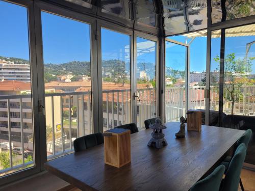 Rooftop apartment Cannes center - Parking photo 5