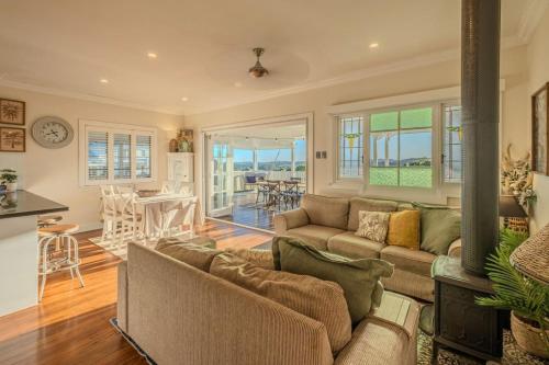 Χώρος καθιστικού στο Possum Ridge House Bangalow