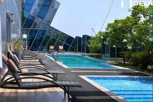 Contemporary Business Bay 1-Bed with City Views