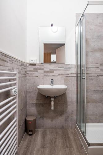 Bilik mandi di Florence Rooms Novella