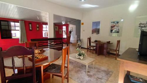 Gallery image of Hotel e Pousada Canto das Rosas in Miguel Pereira
