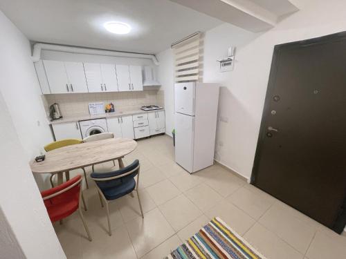 Η κουζίνα ή μικρή κουζίνα στο Modern Studio in Quiet Bodrum Lane