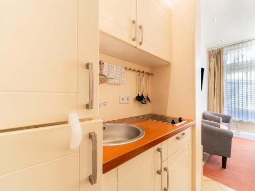 Kuchyň nebo kuchyňský kout v ubytování Elegant eingerichtete Ferienwohnung