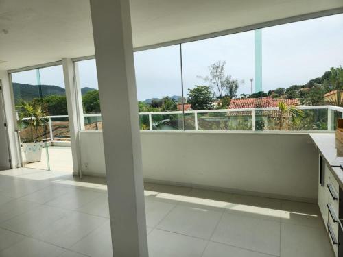 Balkoni atau teres di Linda casa, espaçosa, confortável e tranquila