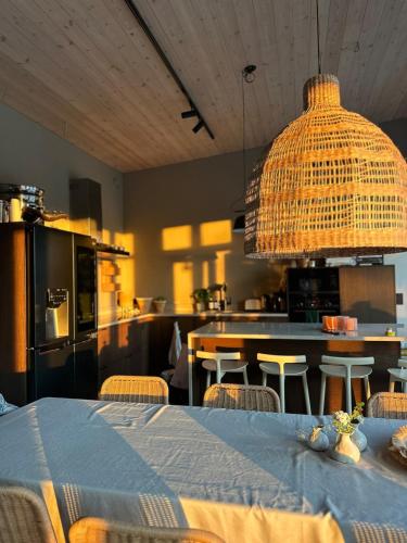 Ruang duduk di Newly built house with seaview in Stockholm archipelago!