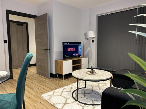 Televisyen dan/atau pusat hiburan di Sia Court, Flat 5