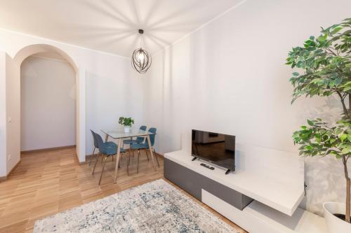 Boiardo Apartments - B Home