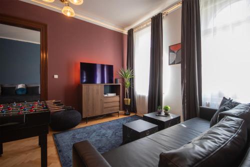 Spacious Apartment Xbox, Cinema & Foosball in Prague