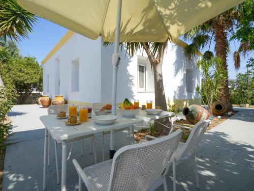 Casa Camara, Central Detached House with Yard