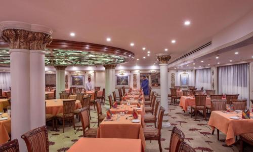Ресторан / где поесть в Sonesta St George Nile Cruise - Aswan to Luxor 3 Nights from Friday to Monday