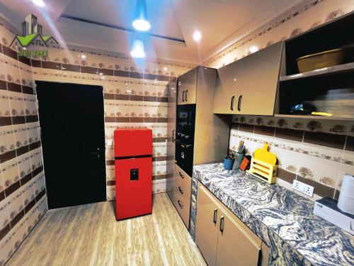 Кухня или мини-кухня в SPACIOUS 2-BEDROOM BUNGALOW in MERIDIAN PARK ESTATE, AWOYAYA IBEJU LEKKI LAGOS
