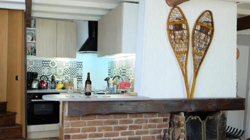 Dapur atau dapur kecil di Maison à la montagne, bain nordique privé toute l'année, avec ou sans votre chien, en famille ou en amoureux