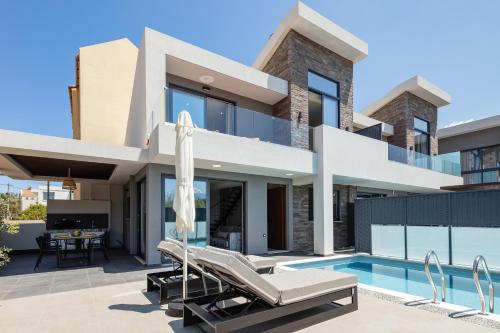 VillAgioi - Walk To Beach - Holiways Collection