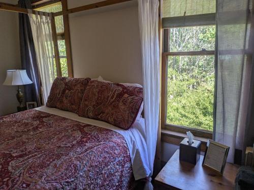 Ένα ή περισσότερα κρεβάτια σε δωμάτιο στο The Oliver House - Adults Only