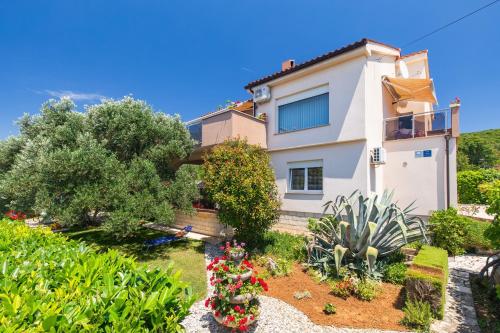 Apartments with parking space Punat, Krk - 24859