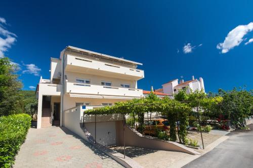 Apartments with parking space Punat, Krk - 24864
