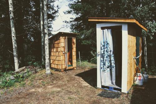 Gallery image of Country Rustic Loghouse at Teepee Meadows in Valemount
