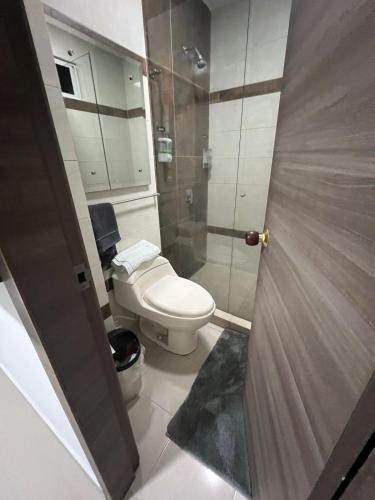 Bagno di Aparta Suites la Flora Flora-Piscina-Jacuzzi
