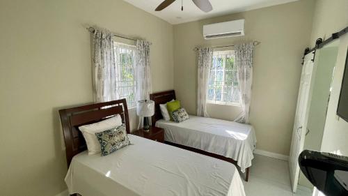 Centrally Located Modern Cottage in Liguanea