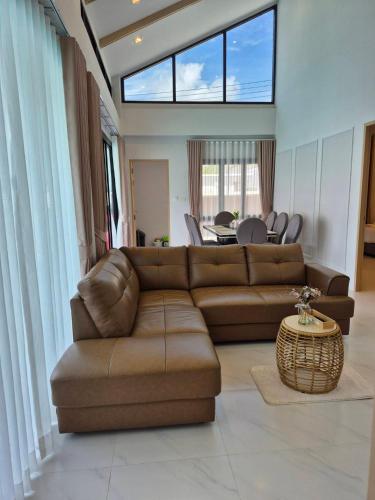 Χώρος καθιστικού στο Wara Pool Villa Aonang