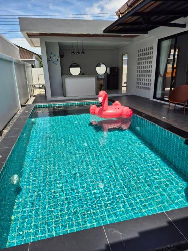 Πισίνα στο ή κοντά στο Wara Pool Villa Aonang