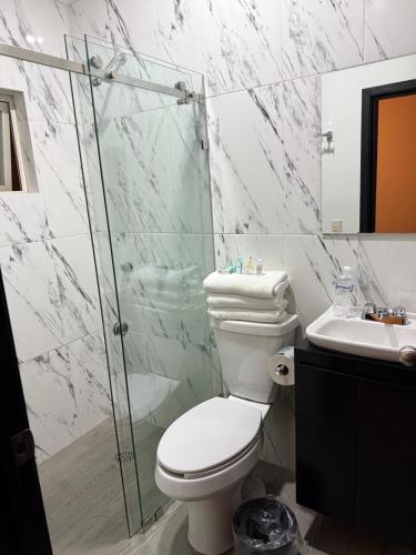 Bilik mandi di Agua Santa Hotel Sj