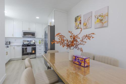 Φωτογραφία από το άλμπουμ του Cozy & Brand New 3BR Home in West Covina σε West Covina