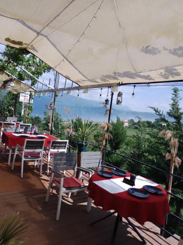 Dream Stone Holiday Bar Restaurant