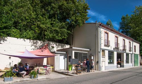 Το κτήριο όπου στεγάζεται  το bed & breakfast