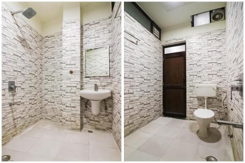 deux photos d'une salle de bain avec un lavabo et des toilettes dans l'établissement Hotel O Cra, à Hisār