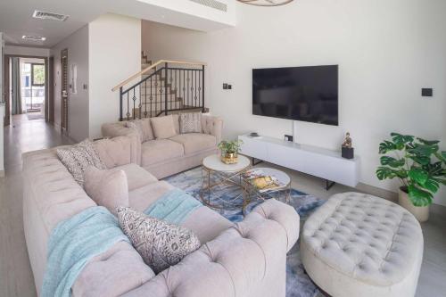 Frank Porter - Santorini 1, Damac Lagoons