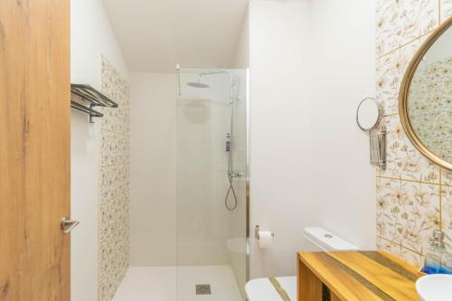 Ένα μπάνιο στο Casa karrikaburu, acogedores apartamentos rodeados de naturaleza