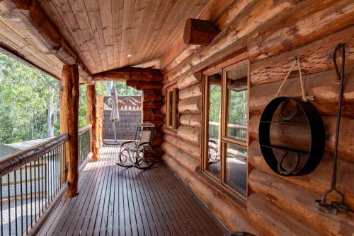 Μπαλκόνι ή βεράντα στο Amaruq Log Cabin