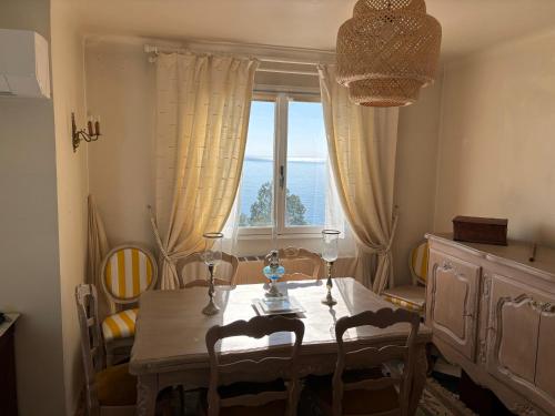 O zonă de relaxare la Appartement 3 pièces Pietranera