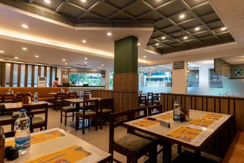 Εστιατόριο ή άλλο μέρος για φαγητό στο Royal Plaza Glitz Inn