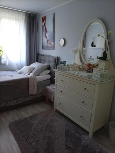 Ένα ή περισσότερα κρεβάτια σε δωμάτιο στο Deluxe Einzelzimmer max 1 Nacht abends rein morgens raus