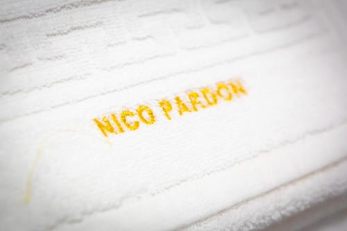 Nico Pardon Selectに飾ってある許可証、賞状、看板またはその他の書類