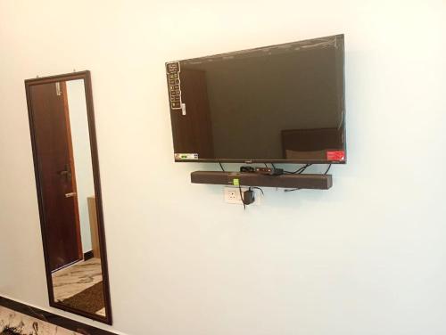 Sixth Star Innにあるテレビまたはエンターテインメントセンター