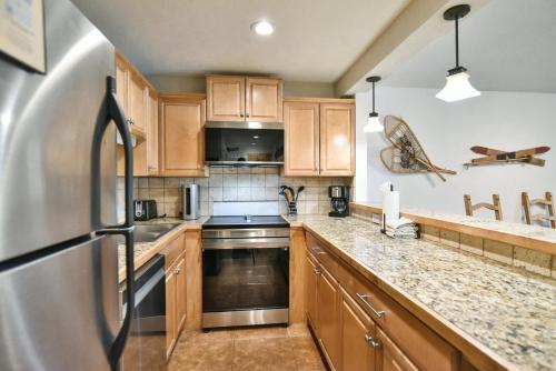 Kuchyň nebo kuchyňský kout v ubytování Blazing Saddles High Country Condo: Close To Everything