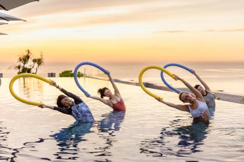 Επισκέπτες που μένουν στο HAIAN Beach Hotel & Spa