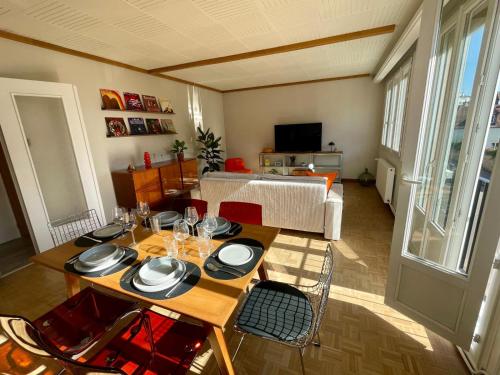 Mid Century - 3 bedrooms - Parking - 6 people