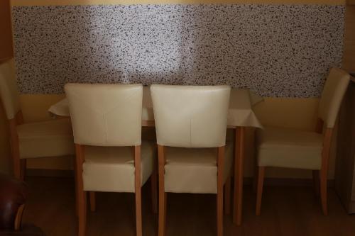 Ruang duduk di St. Rita Guesthouse