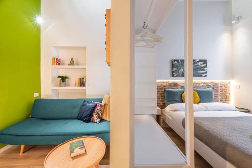 Bocconi 3 - Colorful Suite - B Home