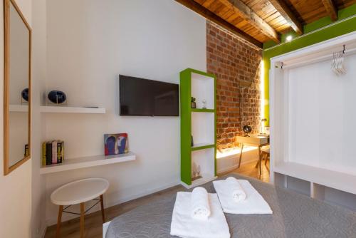 Bocconi 3 - Colorful Suite - B Home