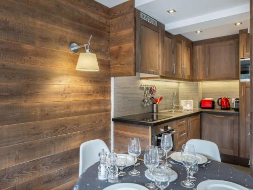 Appartement rénové 4 pers à 100m des pistes avec balcon et parking