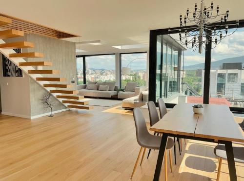 360 Stunning View 2 Floors Penthouse 3BD 2BA