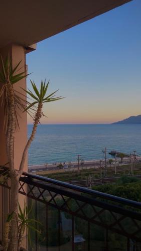 Cannes Beach Residence vue mer et pisicne