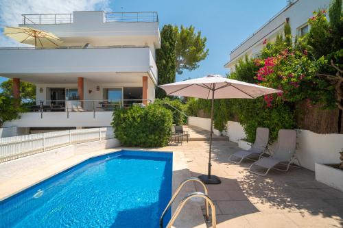 Villa Jazmin for 8 with swimming pool and beach views
