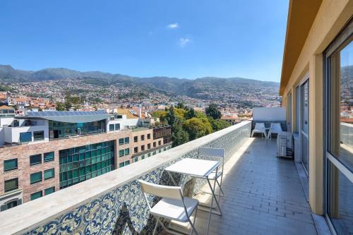 Top Floor Apartment 805